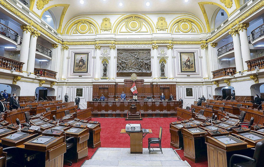 Jueza ordena al Congreso suspender las elecciones para el Tribunal Constitucional